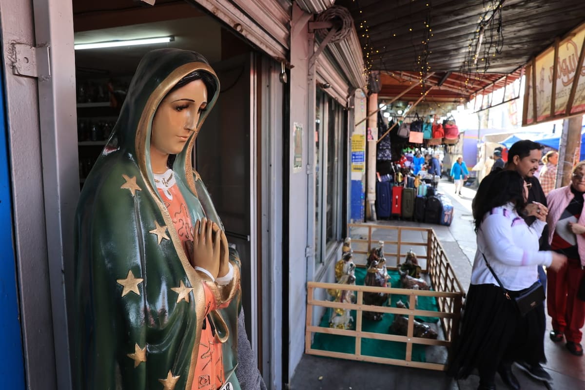 Cientos de creyentes acudieron al Santuario en el Centro para agradecer favores y participar en misas durante el día. Foto: Sergio Ortiz