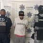 Lo “cacharon” espiando casas y era buscado por robo con violencia