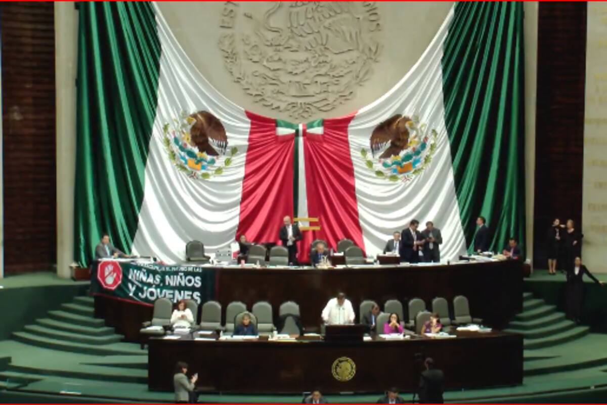 Avalan en lo general Ley de Educación; desaparecen Inifed
