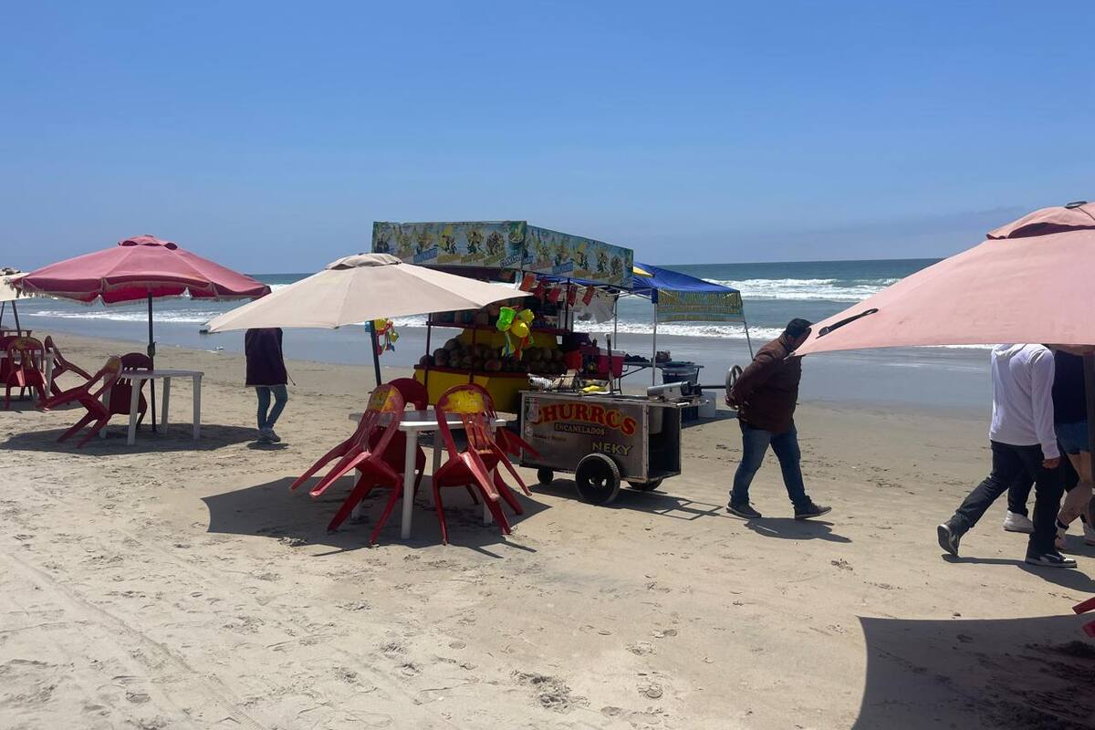 Caen ventas en playas por falta de bañistas