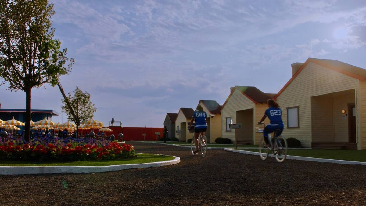 La lujosa ciudad que construyó MrBeast para su reality show. | Crédito: X @MrBeast