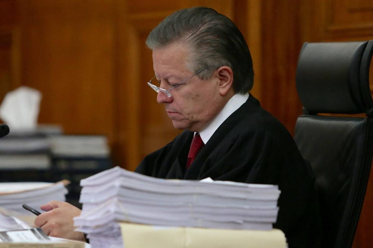 Ley Zaldívar: Juez admite primera demanda de amparo