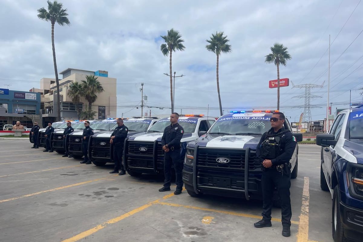 Refuerzan flota policial con nueve patrullas nuevas en Rosarito