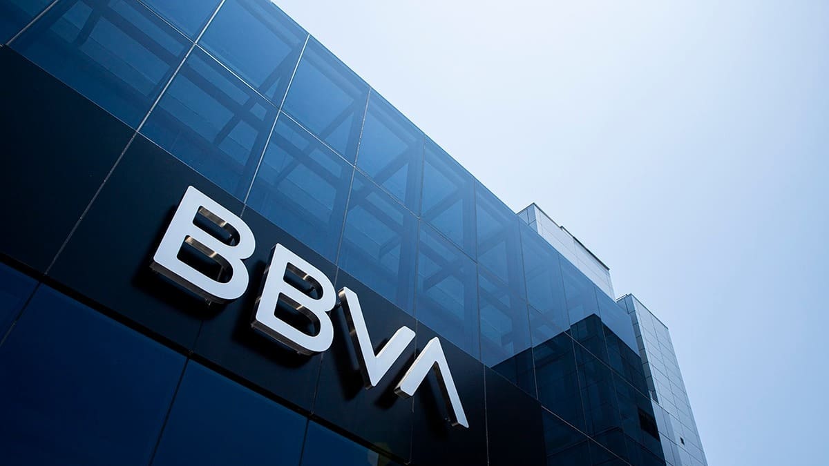 BBVA enfrenta juicio en España por contratar a una red privada para espiar y obtener datos personales durante más de una década