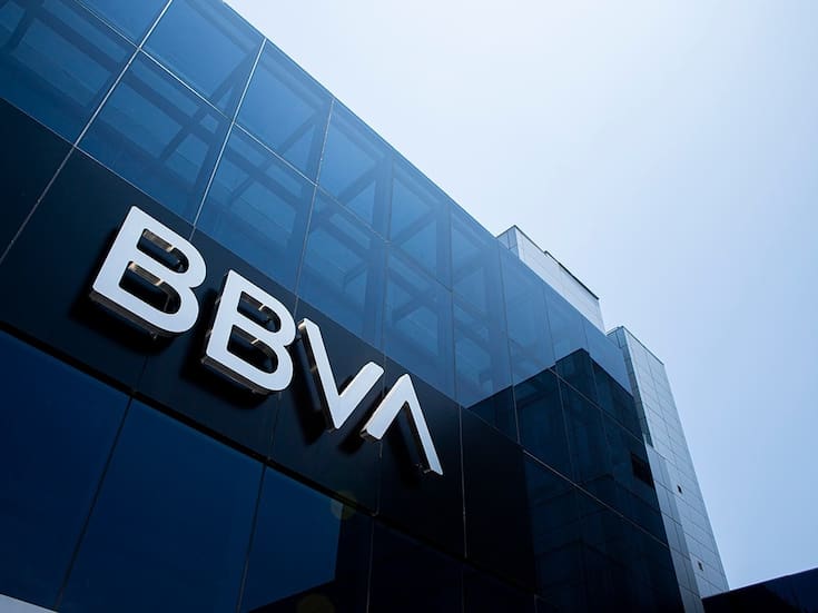 BBVA enfrenta juicio en España por contratar a una red privada para espiar y obtener datos personales durante más de una década