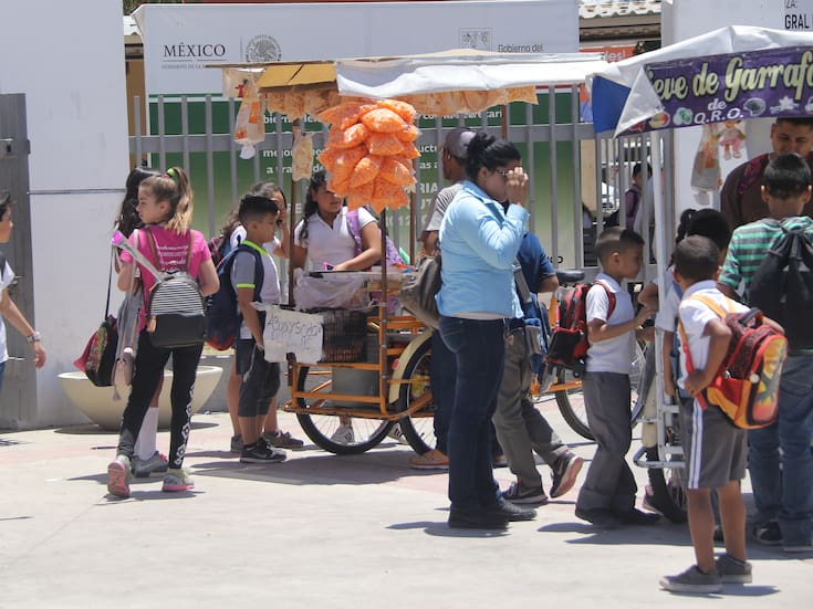Retiran a vendedores de comida ‘chatarra’ en escuelas de Sonora para fomentar lonches saludables