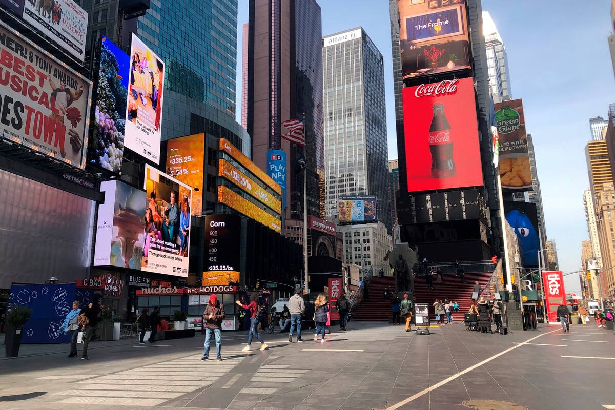 Gobernador de Nueva York pide que trabajadores no esenciales realicen home office