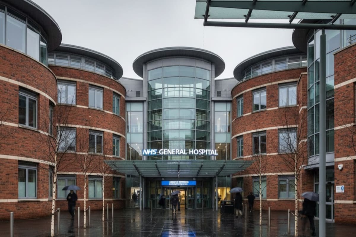 Reino Unido investiga a médico por presuntas agresiones sexuales contra 38 pacientes en hospitales, incluidos menores de edad, preparan proceso judicial