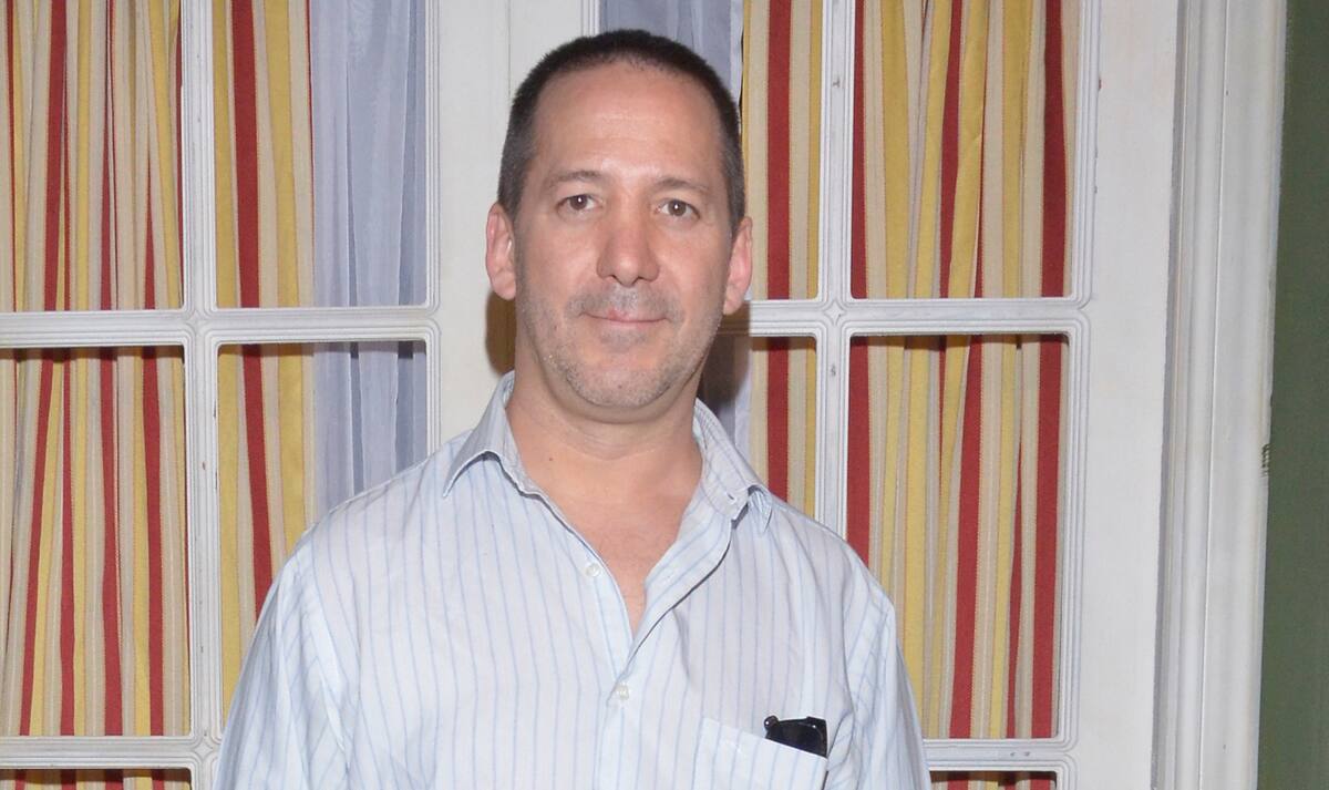 Luis Enrique Guzmán, hijo menor de Silvia Pinal.