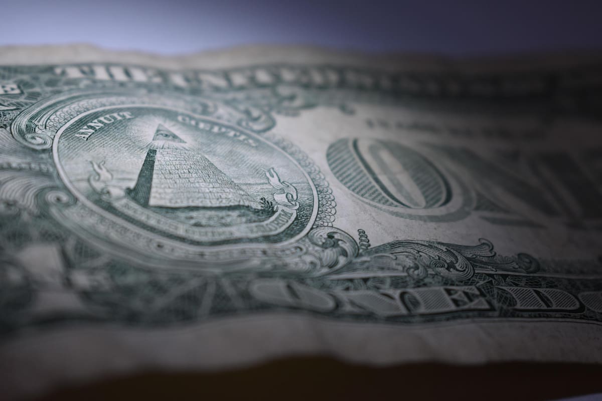 El dólar se mantiene con un valor en las casas de cambio de 17.25 pesos; bancos lo venden hasta en 17.92