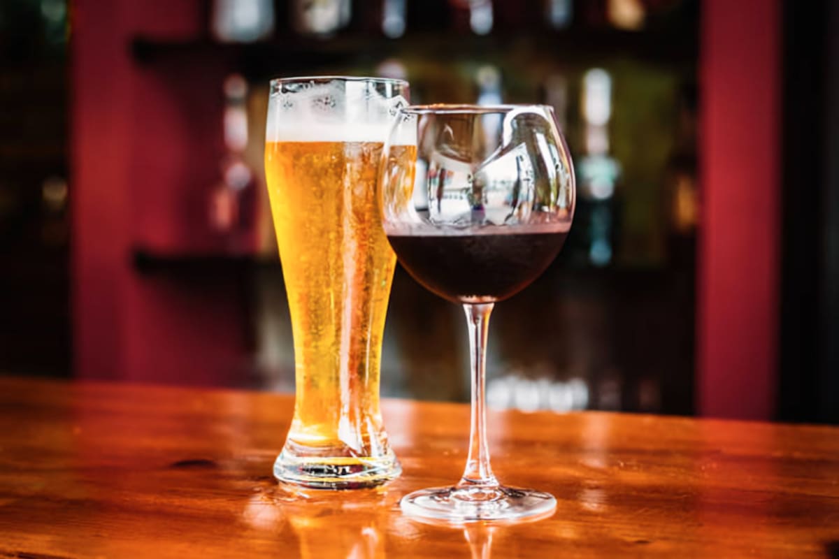 ¿Qué engorda más, el vino o la cerveza? Expertos revelan cuál es mejor para bajar de peso