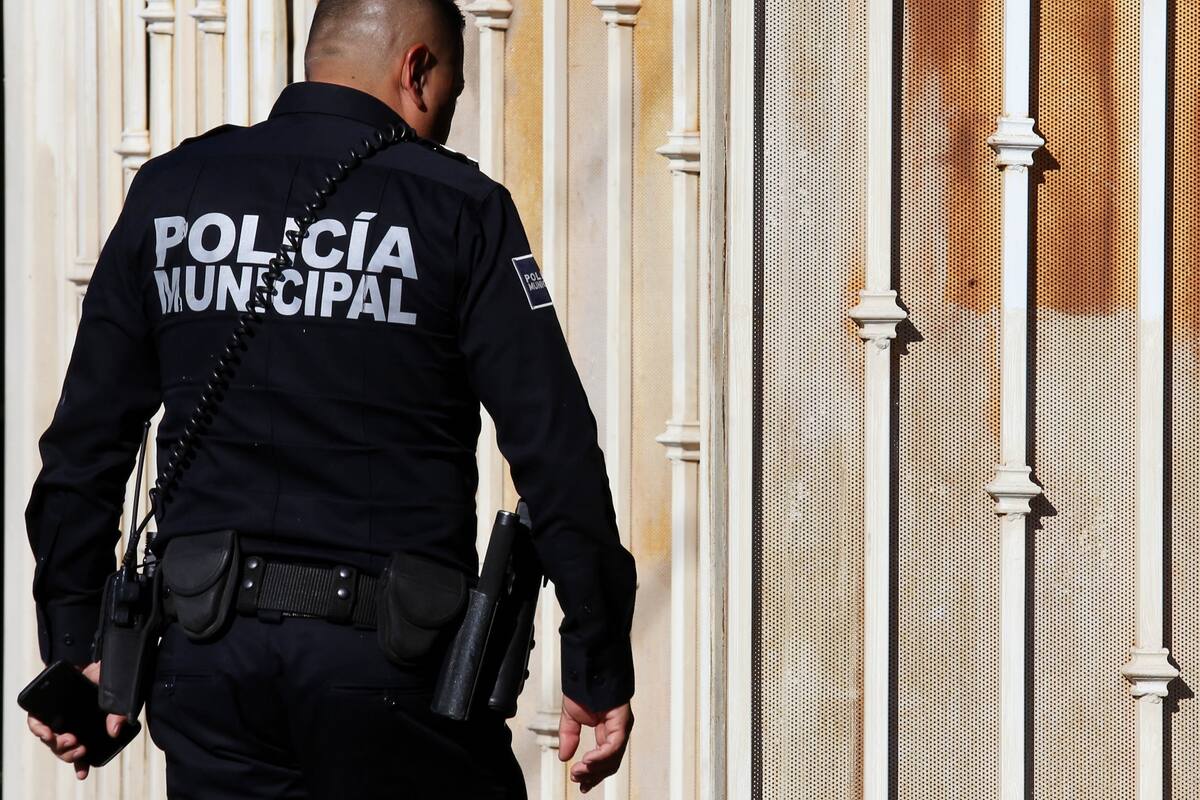Se dispara en la pierna al maniobrar pistola