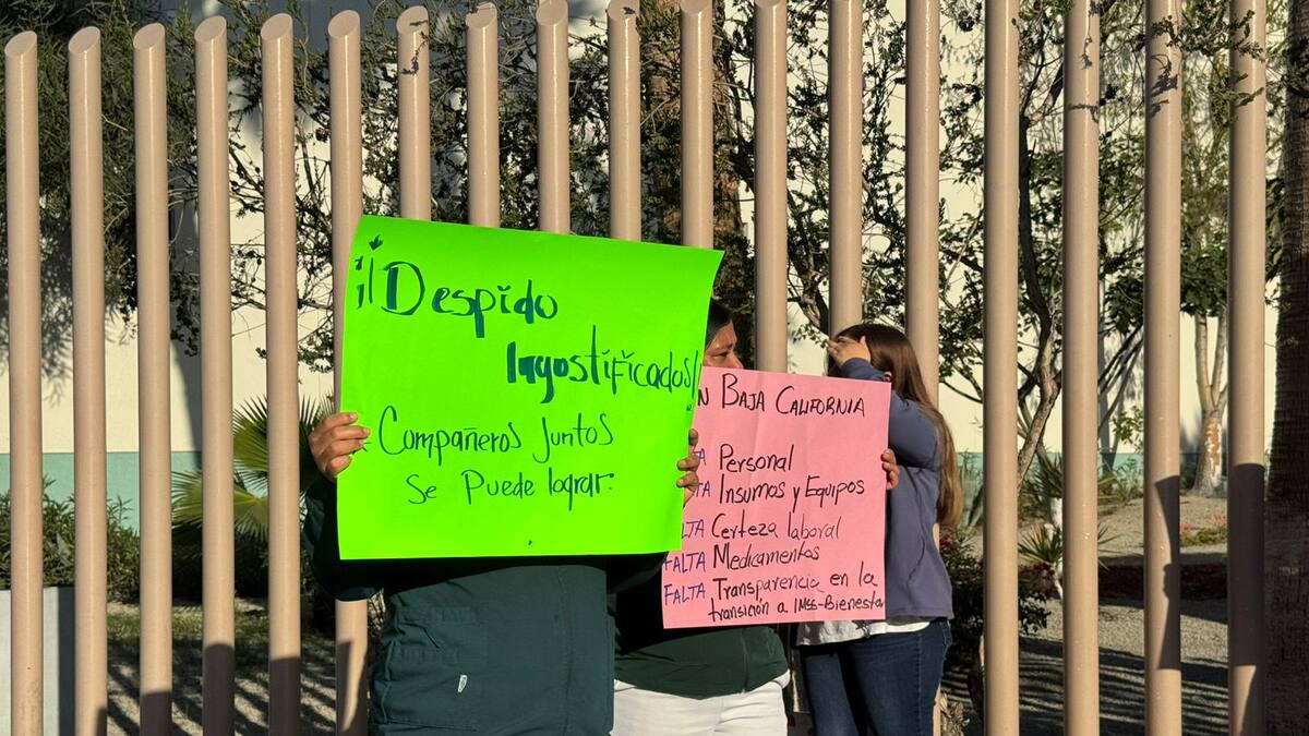 Protesta personal médico por despidos injustificados en el Hospital Materno Infantil