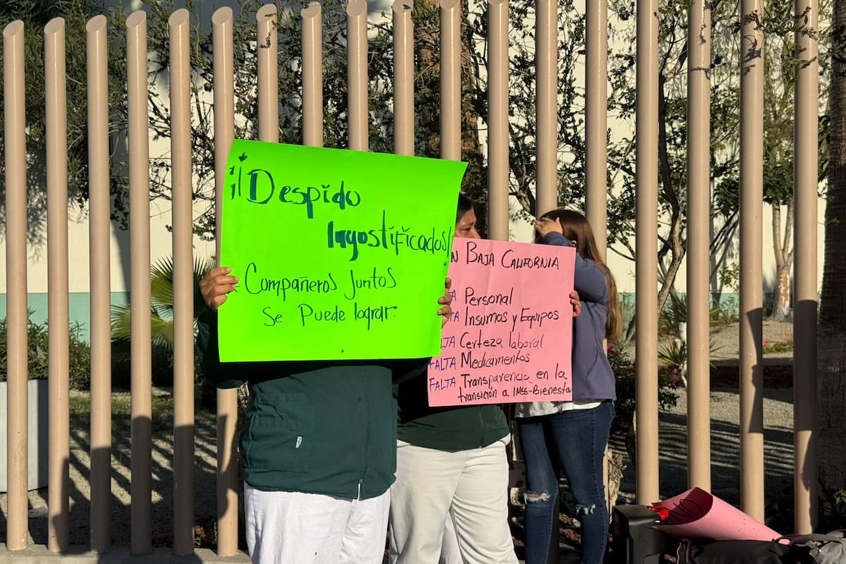 Protesta personal médico por despidos injustificados en el Hospital Materno Infantil