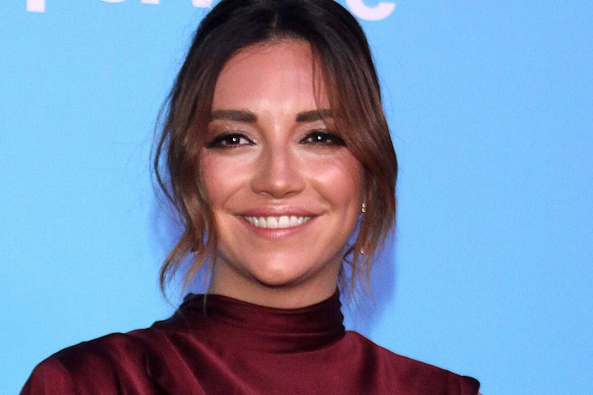 Regina Blandón le huye a los niños en cine