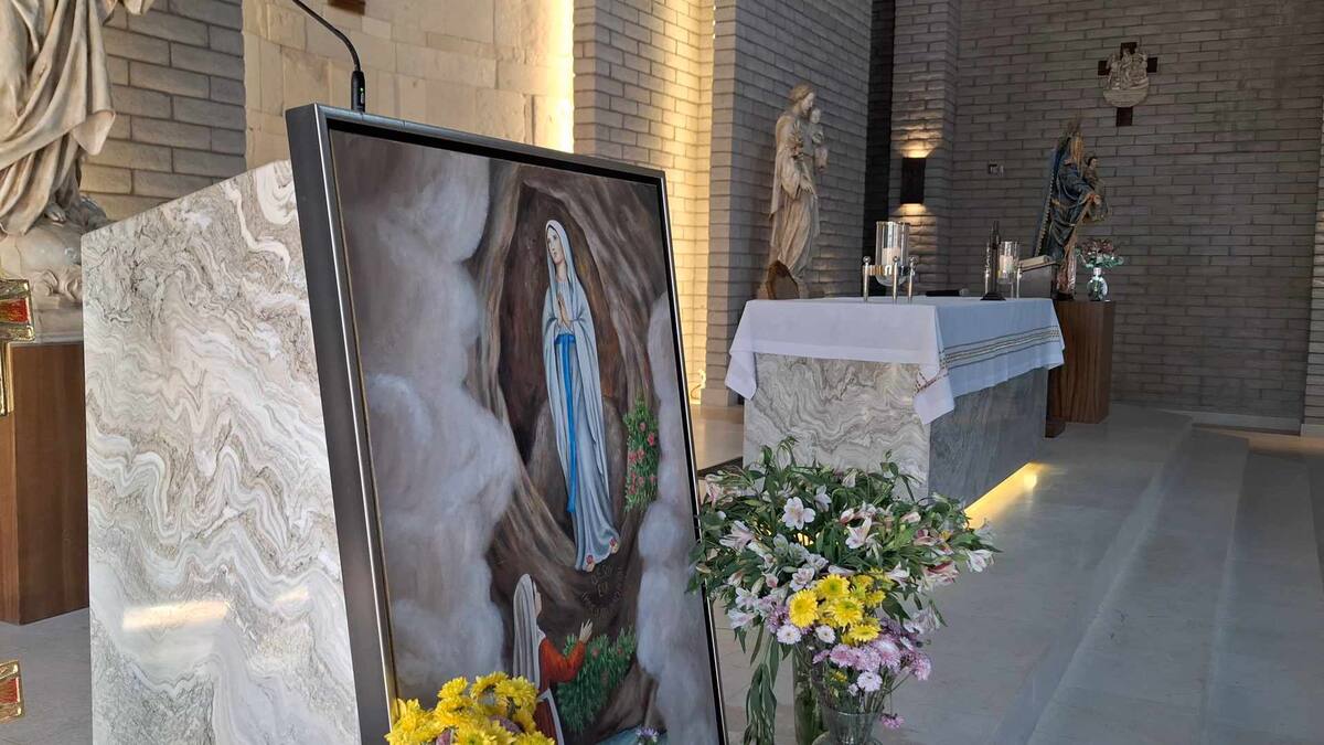 Acuden a la Virgen de Lourdes para pedir por su salud