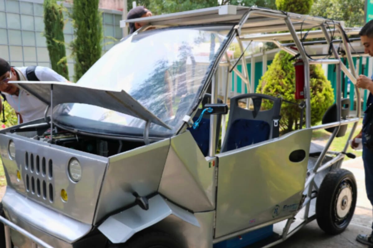 Un grupo de científicos mexicanos construye un vehículo que genera su propia electricidad con hidrógeno para recorrer hoteles, granjas y zonas turísticas sin usar gasolina