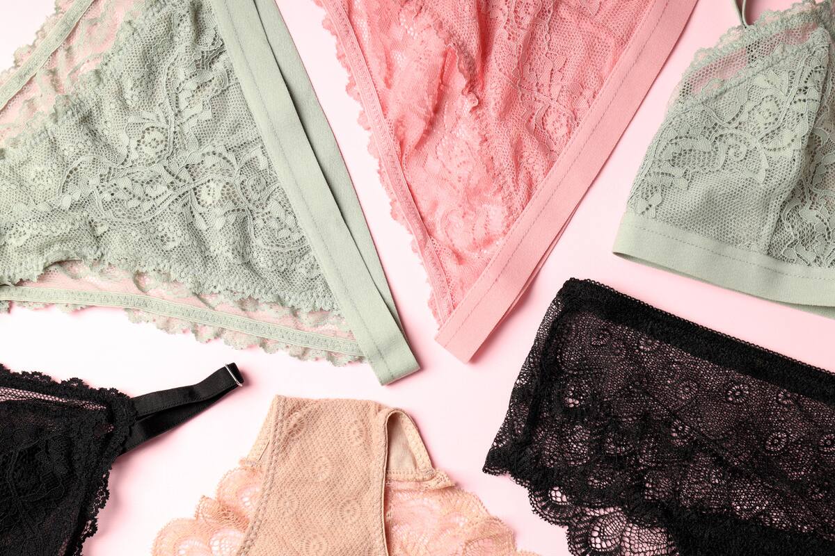 Experta en salud femenina recomienda dormir sin ropa interior