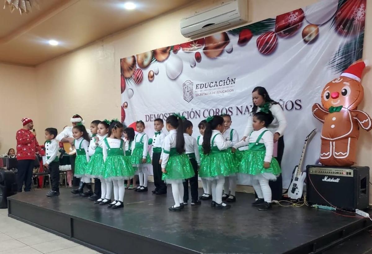 Participaron coros de escuelas de preescolar, primaria y secundaria.