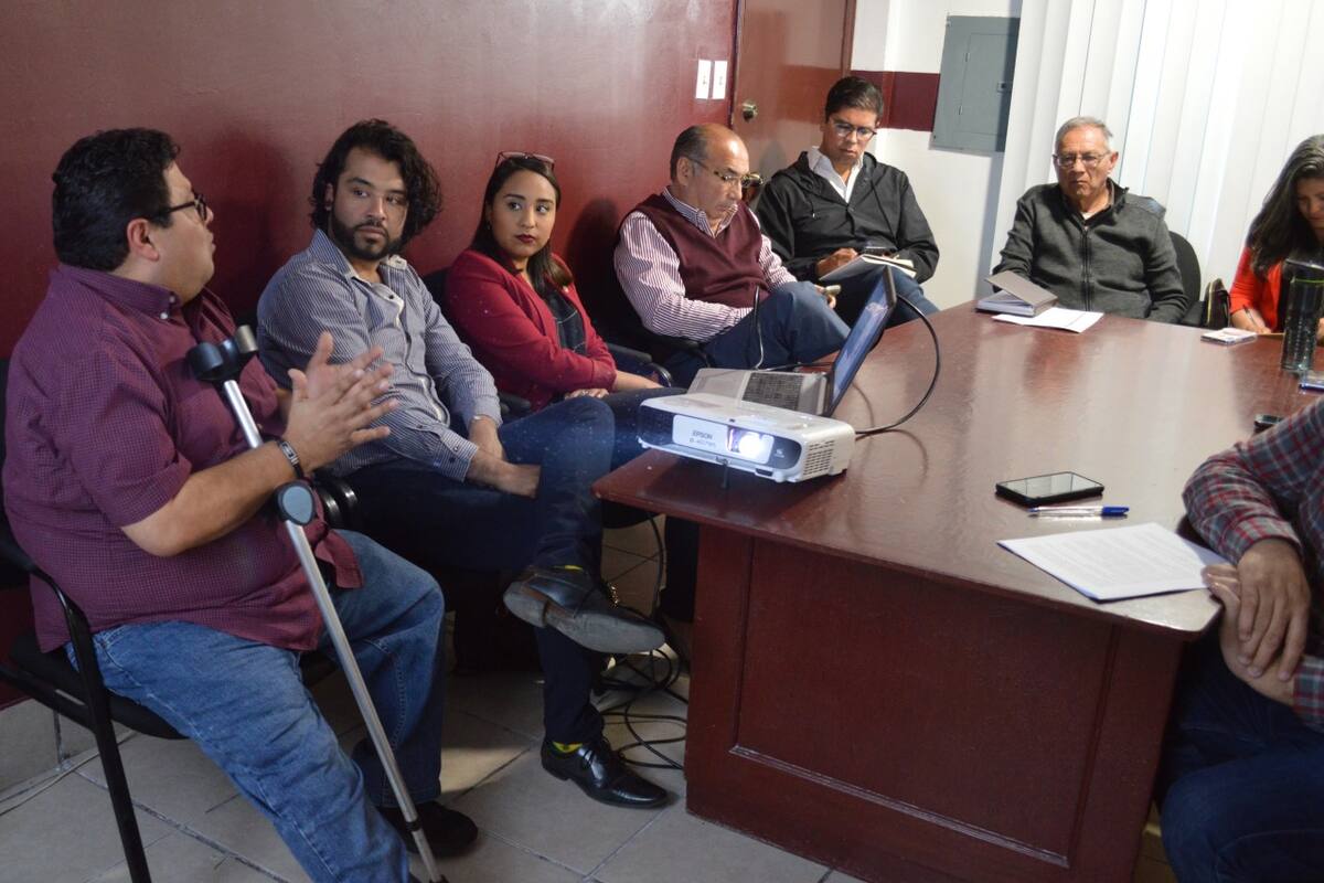 Capacitan a servidores públicos en atención a personas con discapacidad