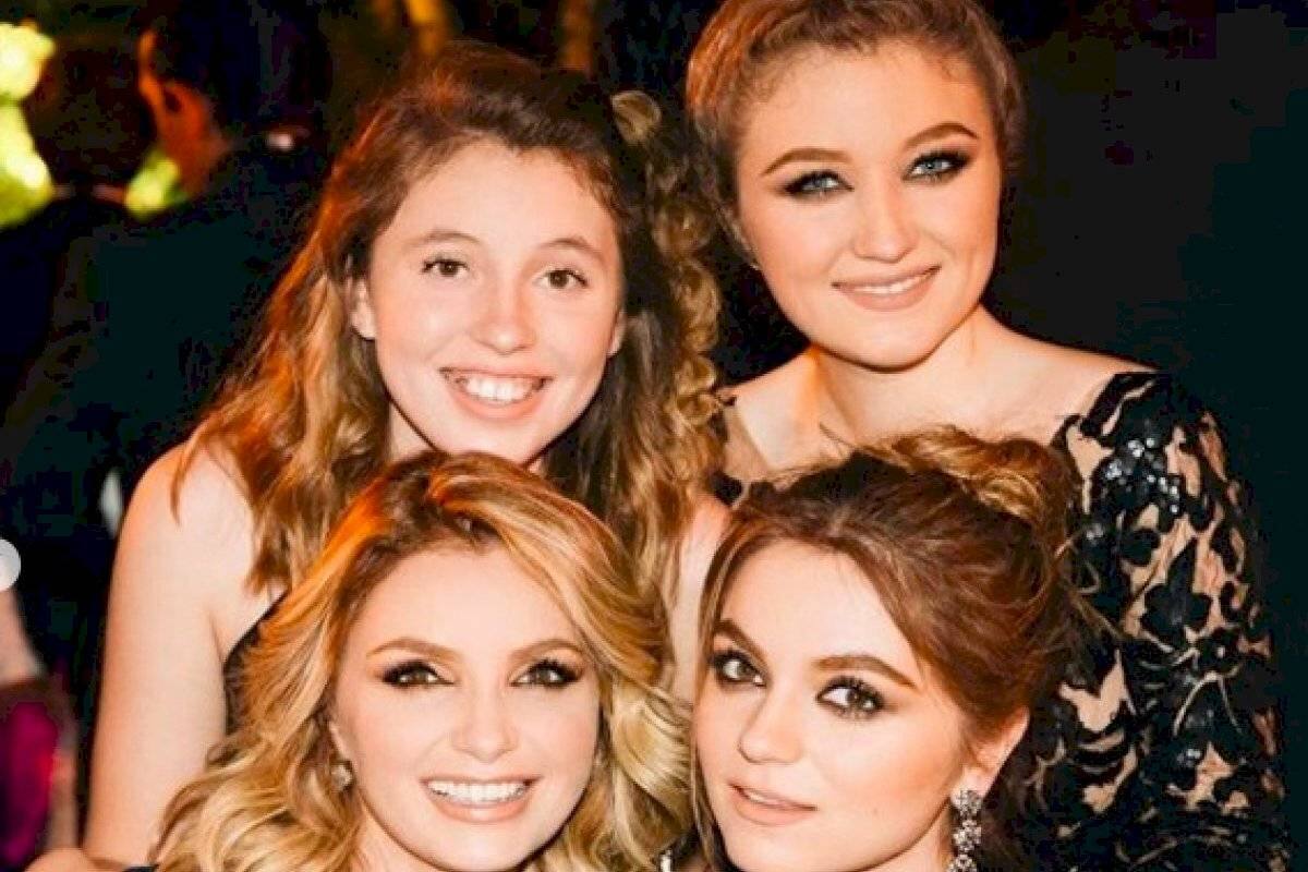 Las hijas de Angélica Rivera posan en sexy traje de baño