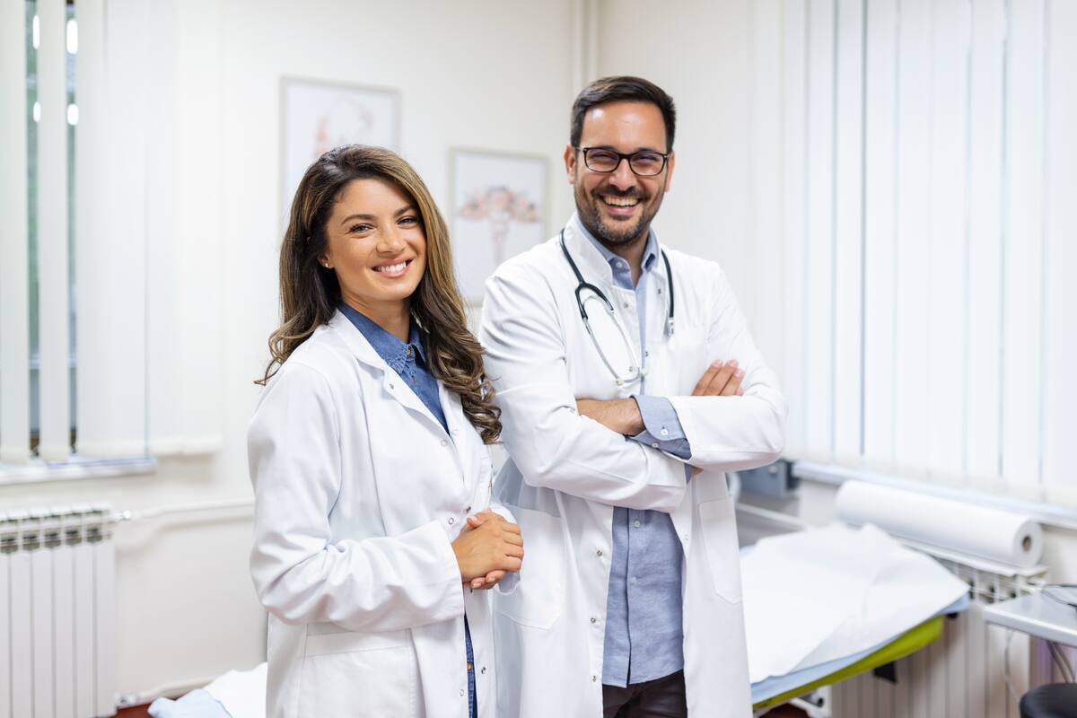 El IMSS Bienestar anuncia apertura de vacantes para médicos especialistas