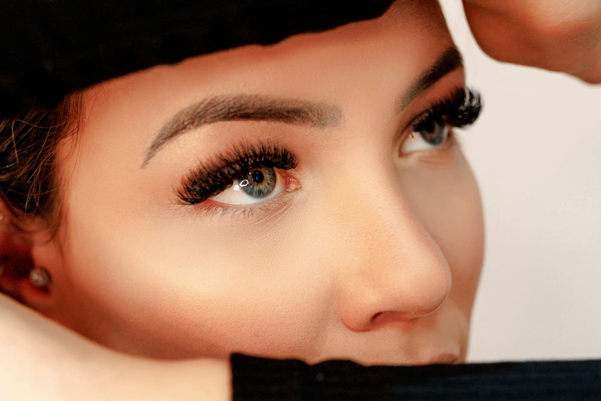 ¿Pestañas postizas o lifting?: conoce cuál es mejor para ti