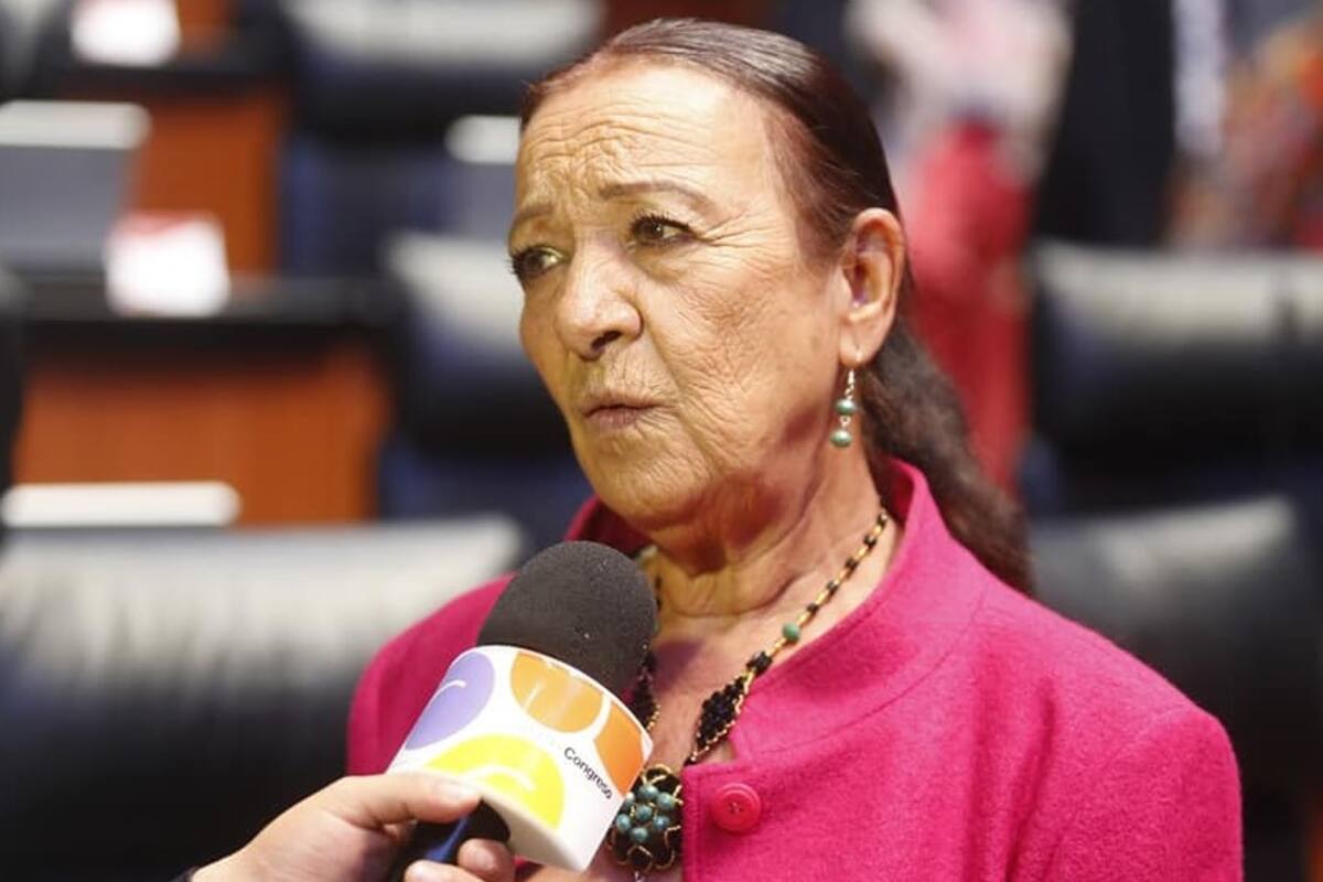 FOTO: Captan a senadora de Morena con una pistola