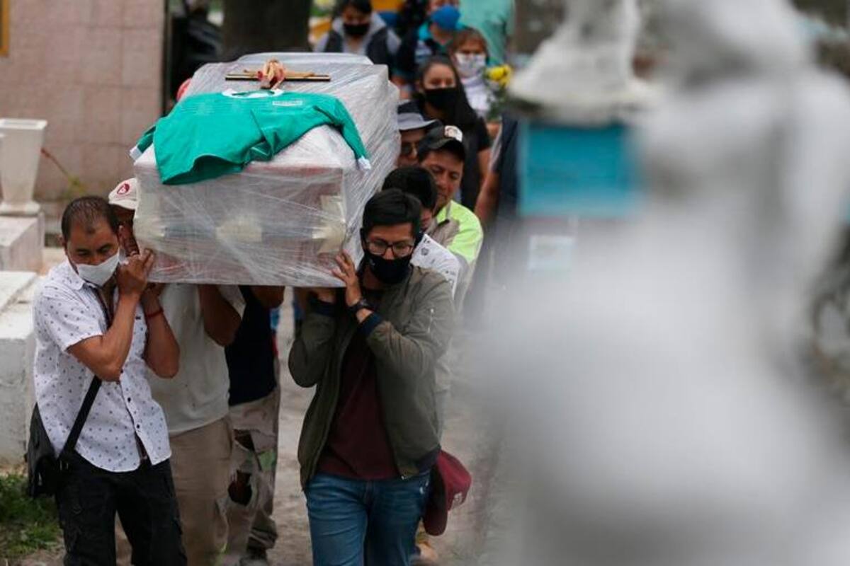 Muertes por Covid-19 superan ya los fallecimientos por cáncer en México durante 2019: Inegi