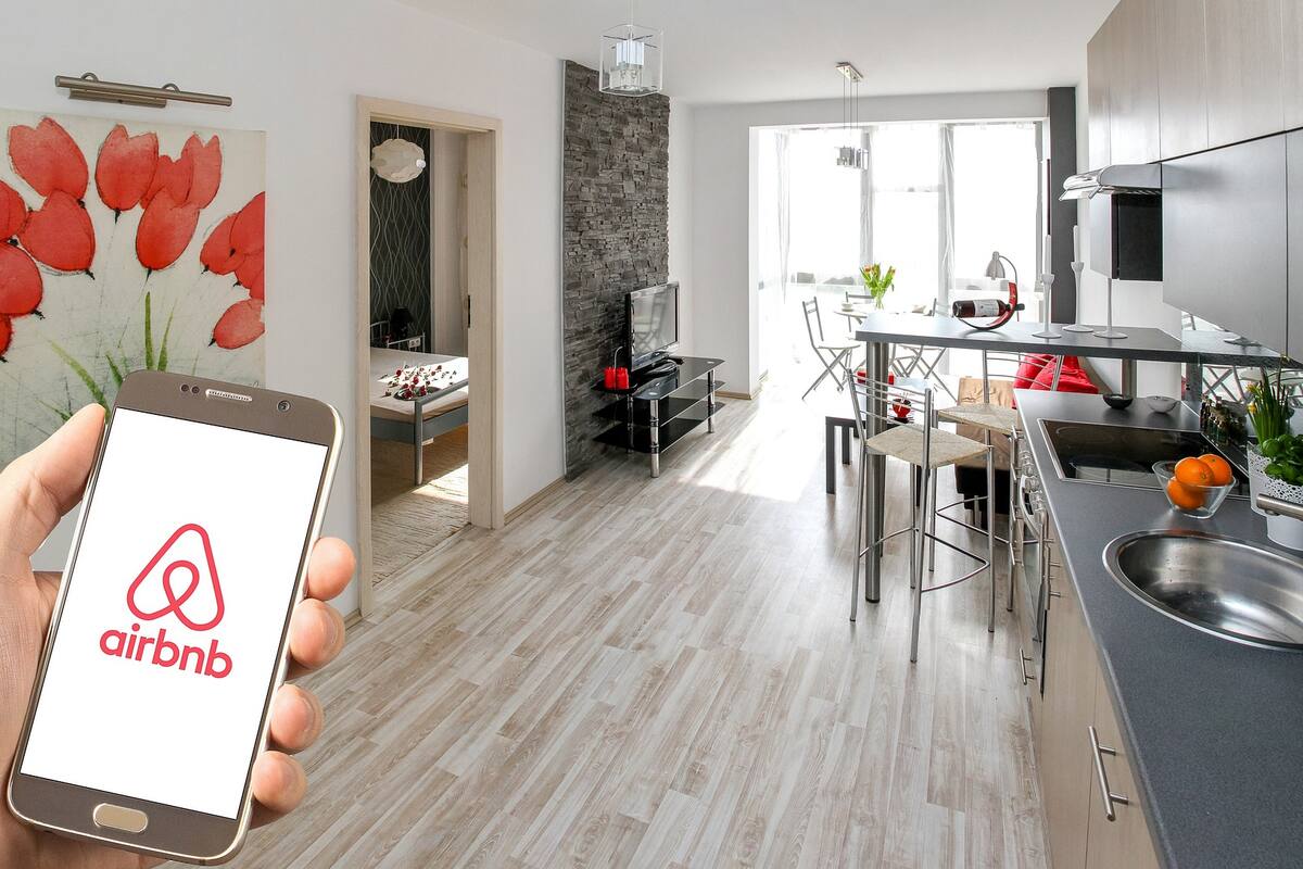 ¡Podrían demandar! Airbnb prohíbe las fiestas en todos sus alquileres por la pandemia de Covid-19