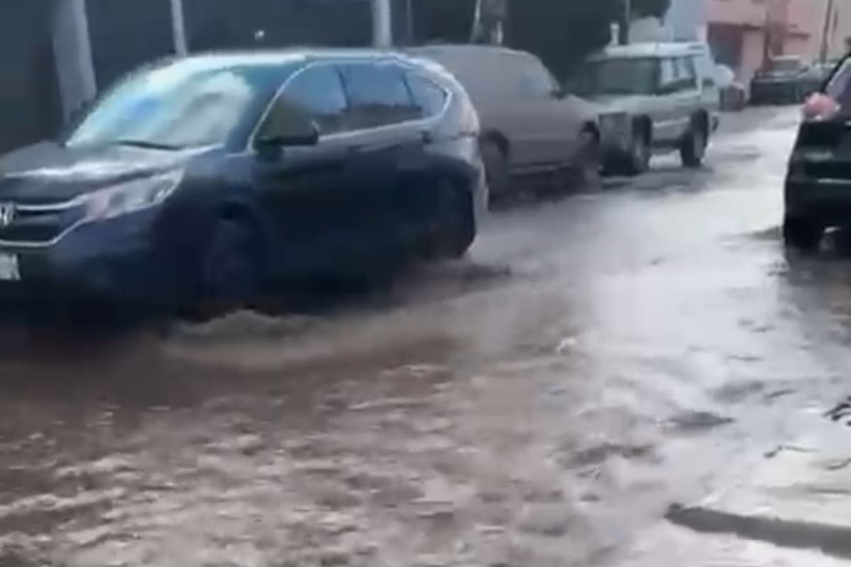 Calle Crestón de Playas de Tijuana se convirtió en un pantano con las lluvias