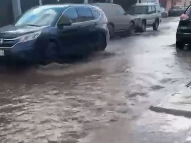 Calle Crestón de Playas de Tijuana se convirtió en un pantano con las lluvias