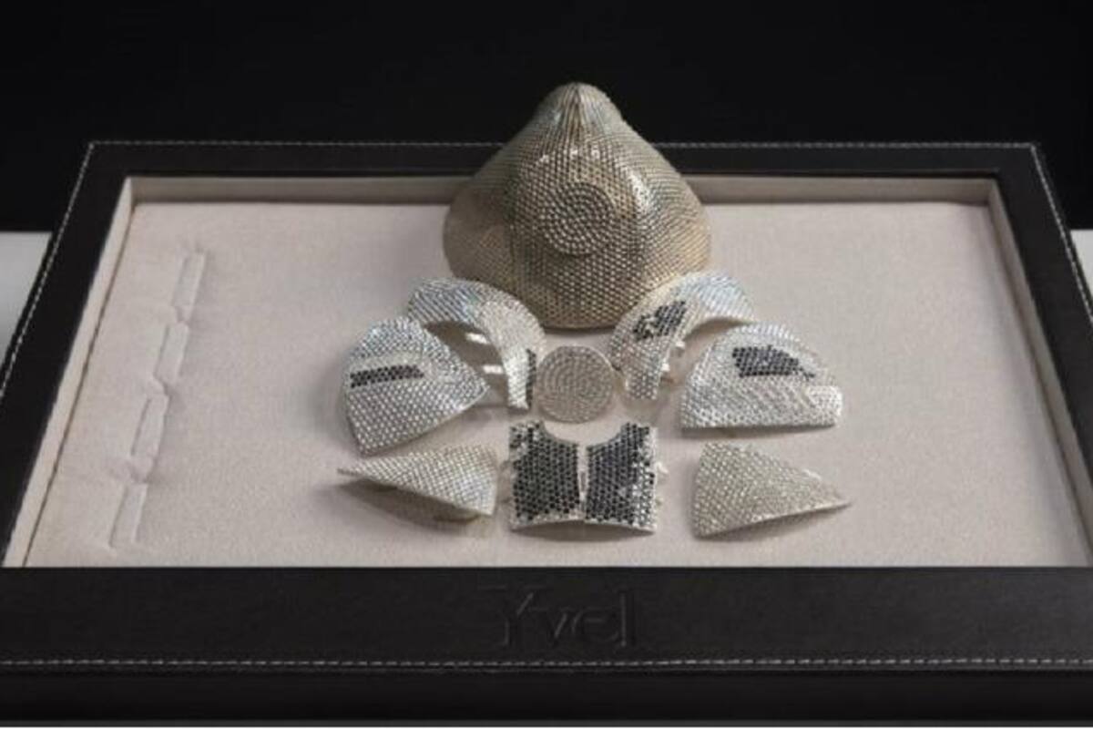 Crea israelí cubrebocas de oro y diamantes con valor de 1.5 mdd