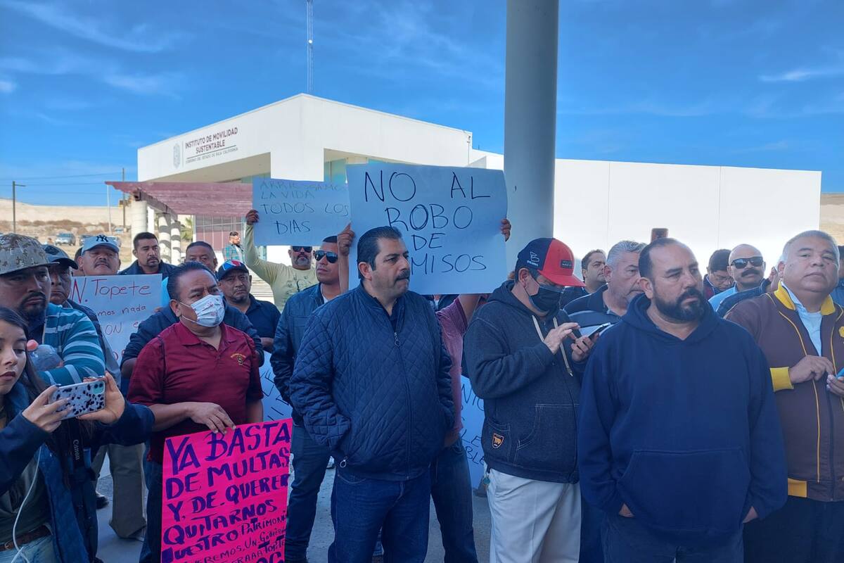 Transportistas exigen solucionar renovación de sus permisos