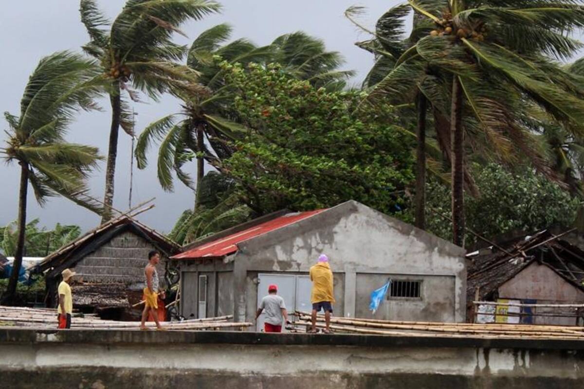 Cierran aeropuerto de Manila ante el tifón Kammuri