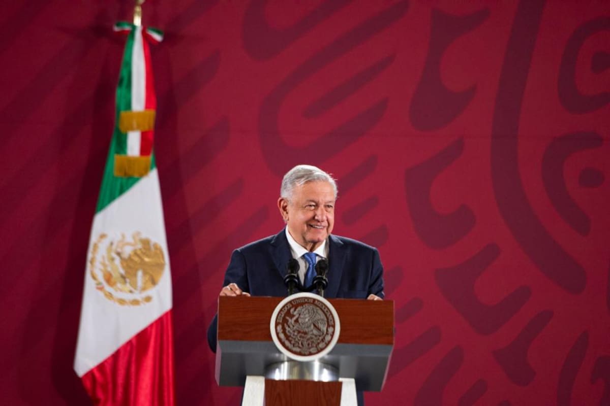 Andrés Manuel revela que tiene un teléfono satelital para estar comunicado