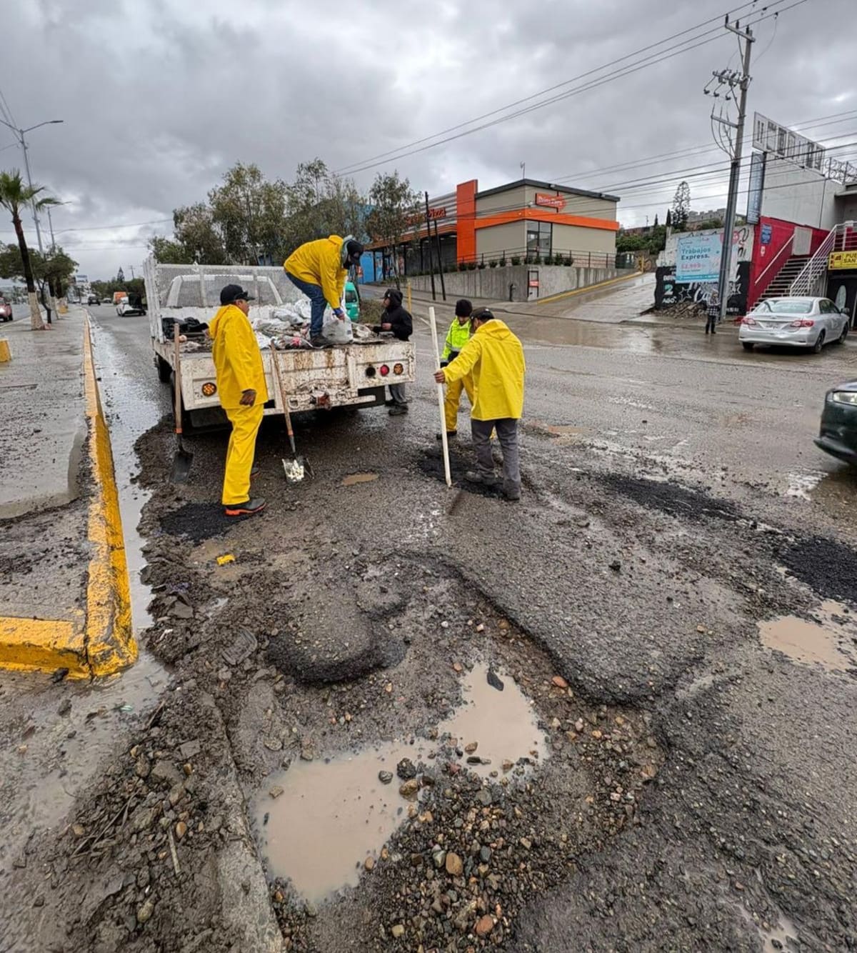 El Gobierno Municipal, en coordinación con el Estado, prepara trabajos de fondo en vialidades dañadas por la lluvia una vez que concluya la temporada. Foto: Carmen Gutierrez