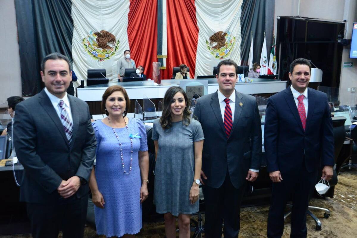 Dictaminan iniciativas en materia educativa