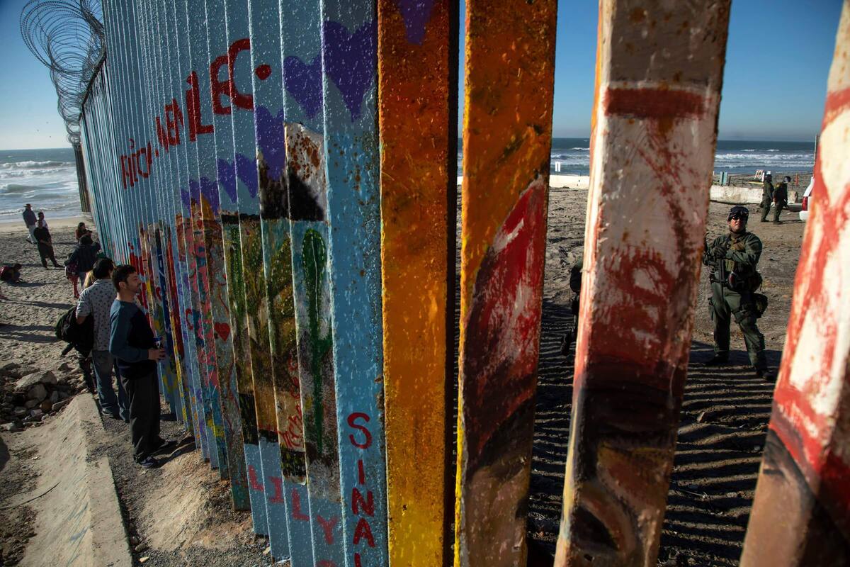 Piden por reencuentros de familiares en el muro fronterizo entre TIJ-SD