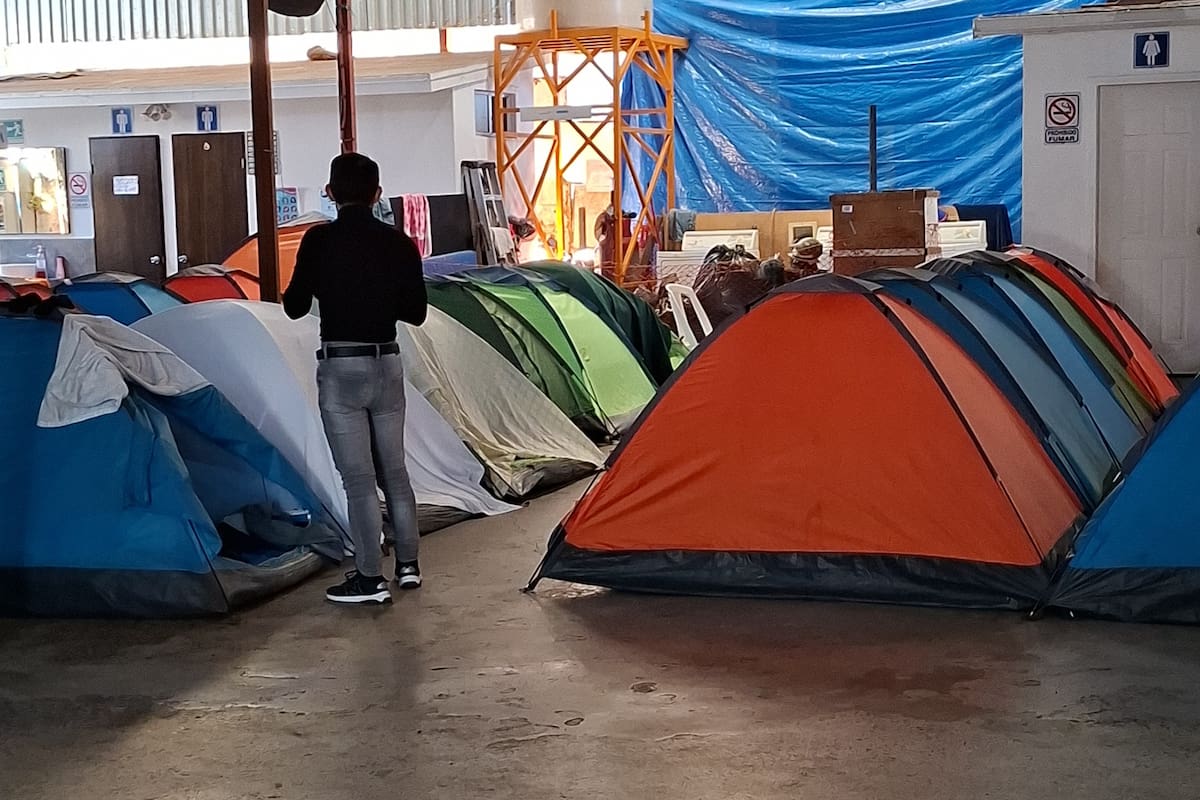 Por miedo a sufrir por las políticas de Donald Trump migrantes evitan cruzar a EU