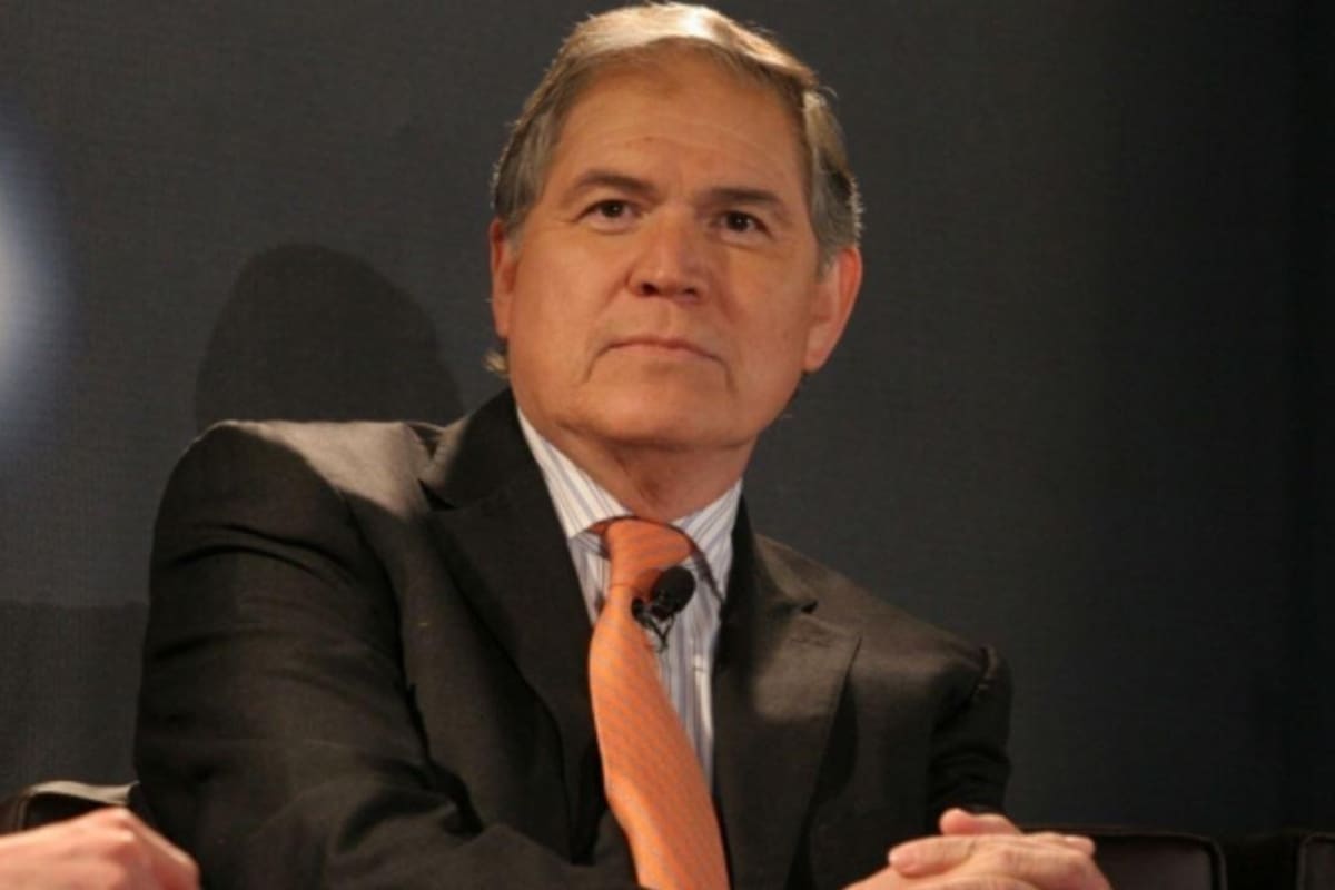 ¿Quién es Liébano Sáenz, acusado por AMLO de "zopilotear"?