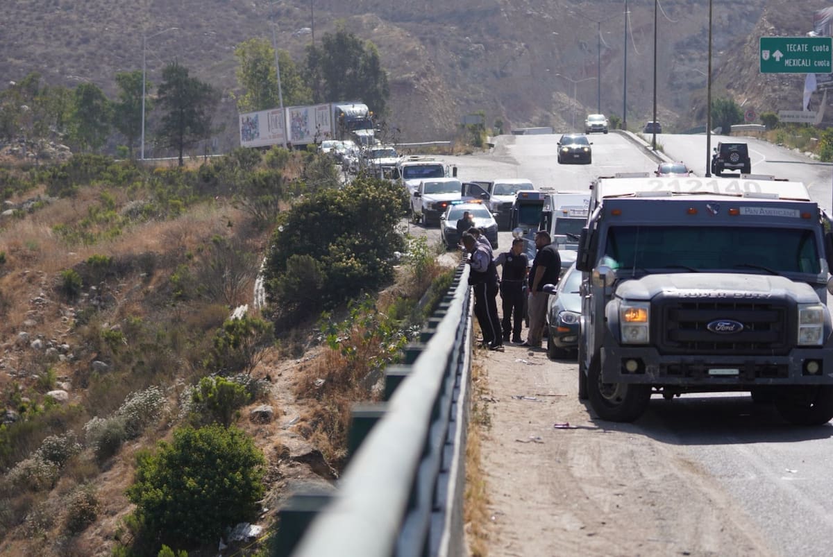 Presuntamente el camión se habría salido del camino a la altura de un puente. Foto: Cortesía