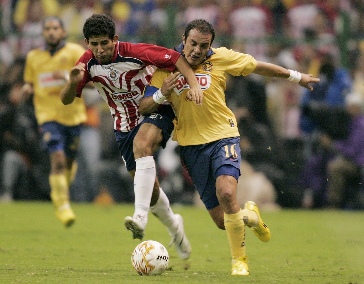 AMÉRICA VS CHIVAS, 2007. (AP Photo/Eduardo Verdugo)