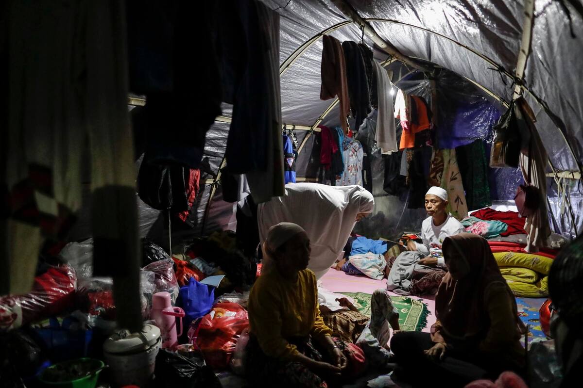 Indonesia: Cifra de fallecidos por sismo aumenta a 310