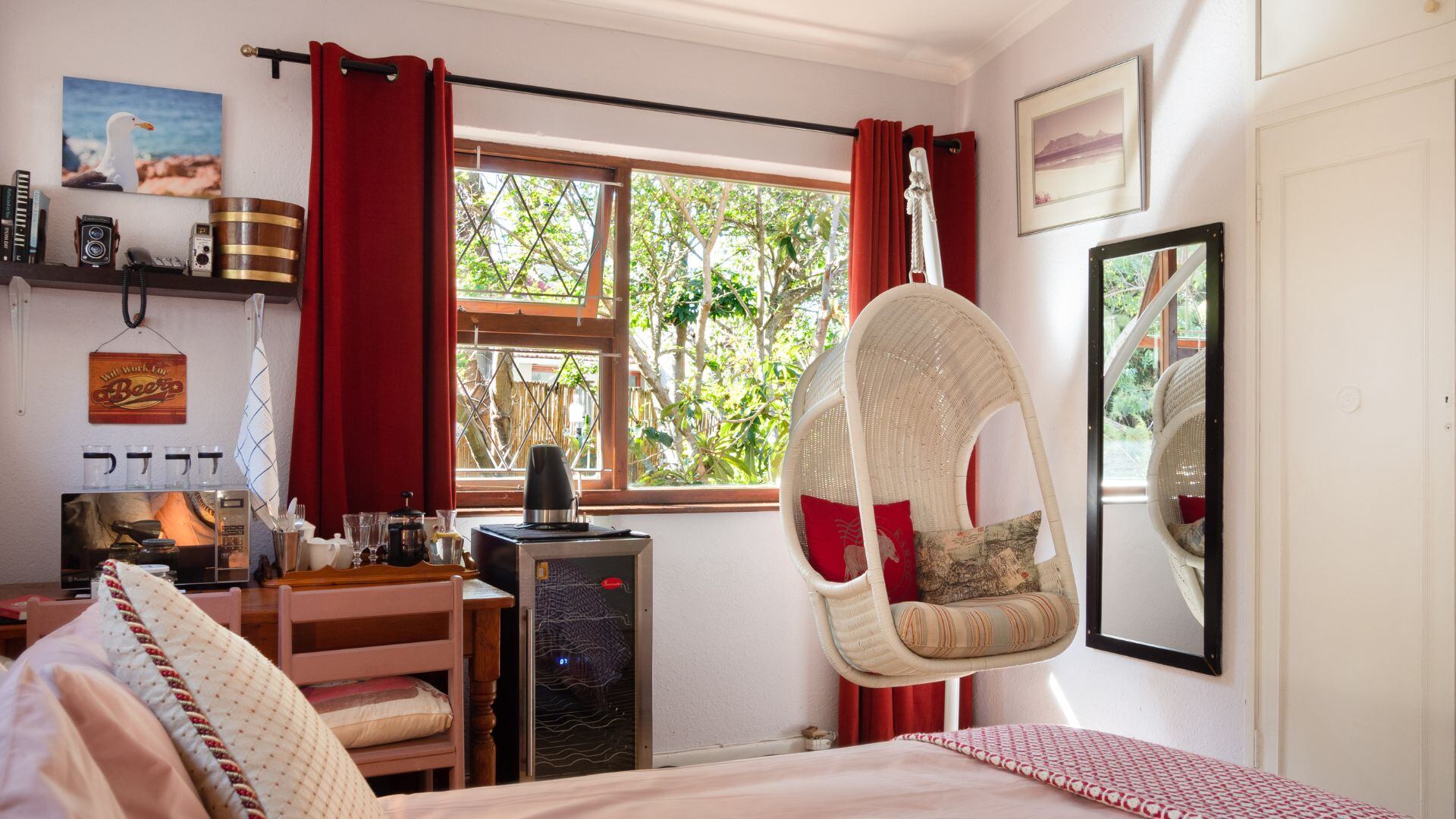 La hora en la que nunca debes abrir la ventana en verano | Foto: Especial