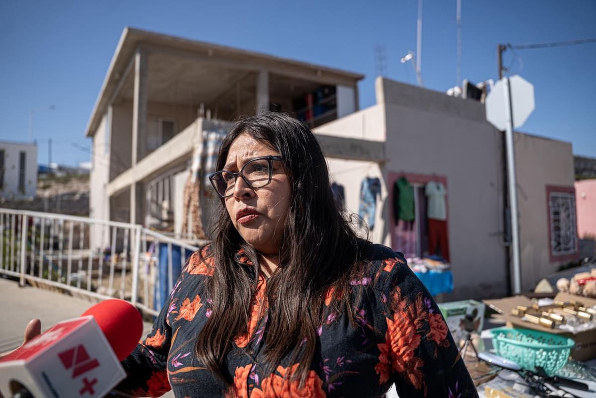 Personas afectadas denuncian estancamiento legal y exigen que la constructora responsable responda por las viviendas dañadas. Foto: Border Zoom