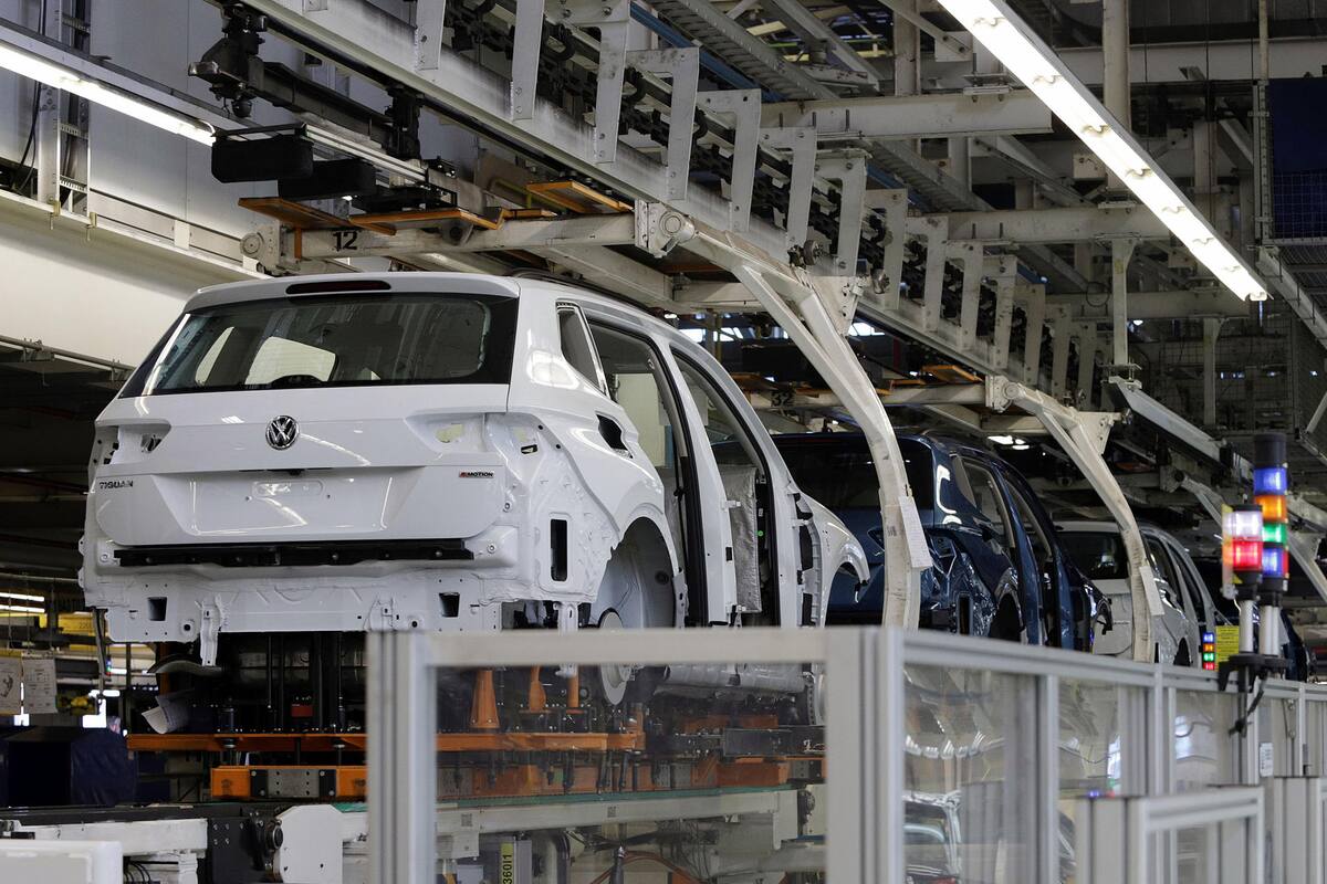 Exportación de automóviles cayó en enero, pese a aumento de producción: Inegi