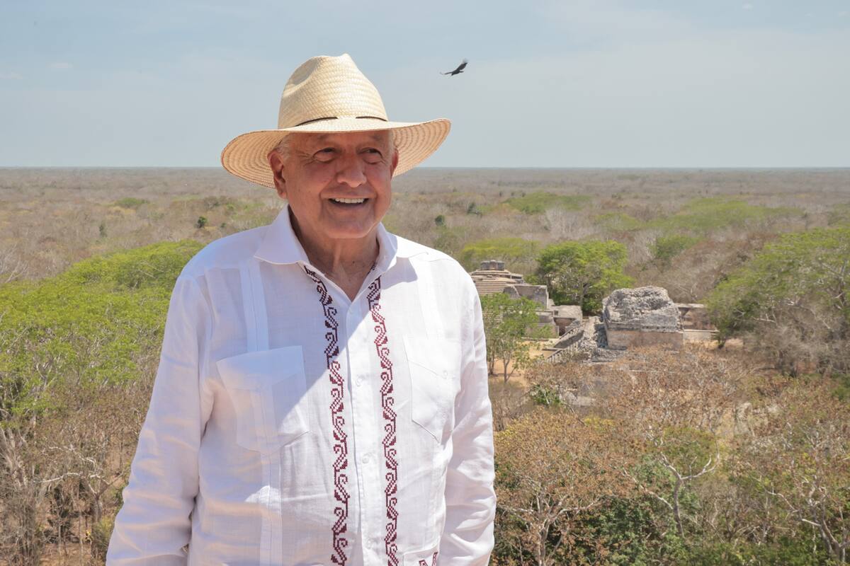 AMLO inspecciona zonas arqueológicas en tramos del Tren Maya
