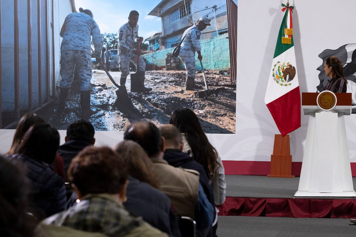 Cuauhtémoc, Ciudad de México, México, 24 de octubre de 2025. La doctora Claudia Sheinbaum Pardo, presidenta Constitucional de los Estados Unidos Mexicanos en conferencia de prensa matutina. | Foto: Juan Carlos Buenrostro / Presidencia
