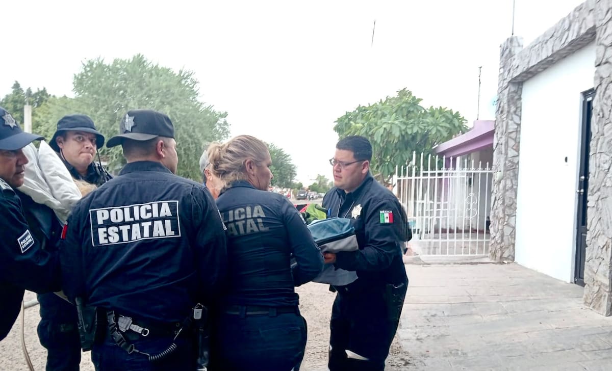 Una llamada al 911 movilizó a los cuerpos de emergencia para atender un incendio y poner a salvo a una persona adulta mayor en Hermosillo.